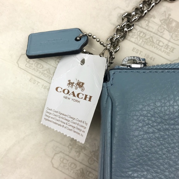 ✖️SOLD✖️Coach Wristlet - Picture 2 of 8
